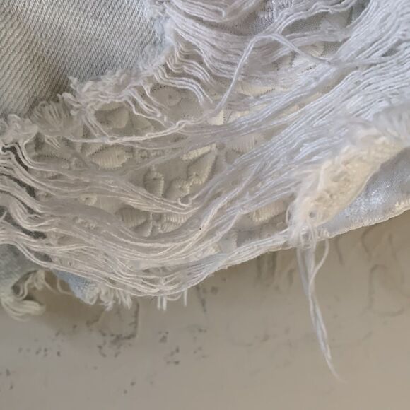 American eagle faded distressed denim cut off jeans size 00. Decorative pockets. - Picture 7 of 11